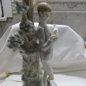 Lampara Colegial Boy with Dove. Sculptor Fulgencia